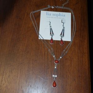 Earring and necklace set